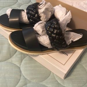 Brand new 8.5 Mia sandals